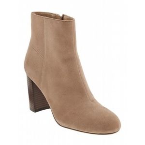 MORE RDUCED NWT Banana Republic Hannah Bootie